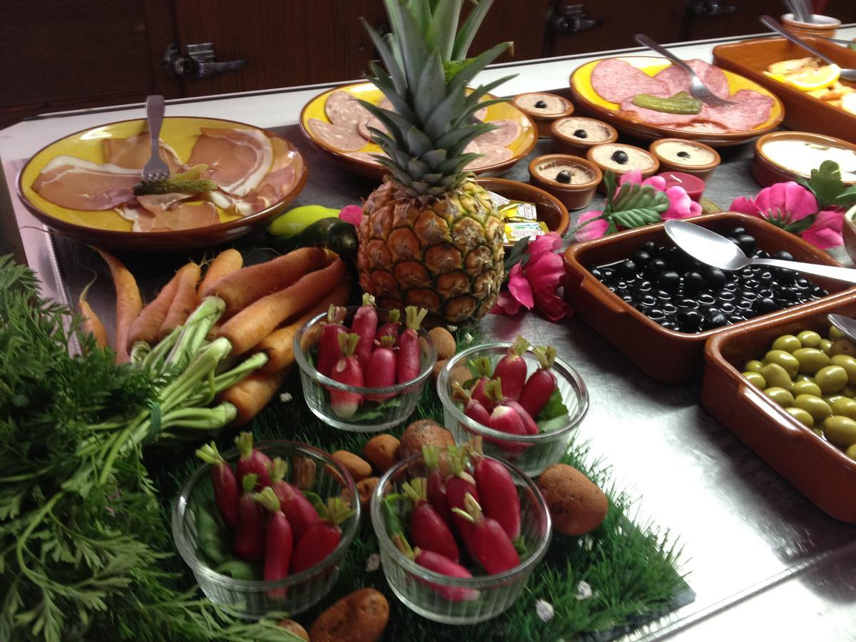 Tresserre Hotel Restaurant La Garenne מראה חיצוני תמונה