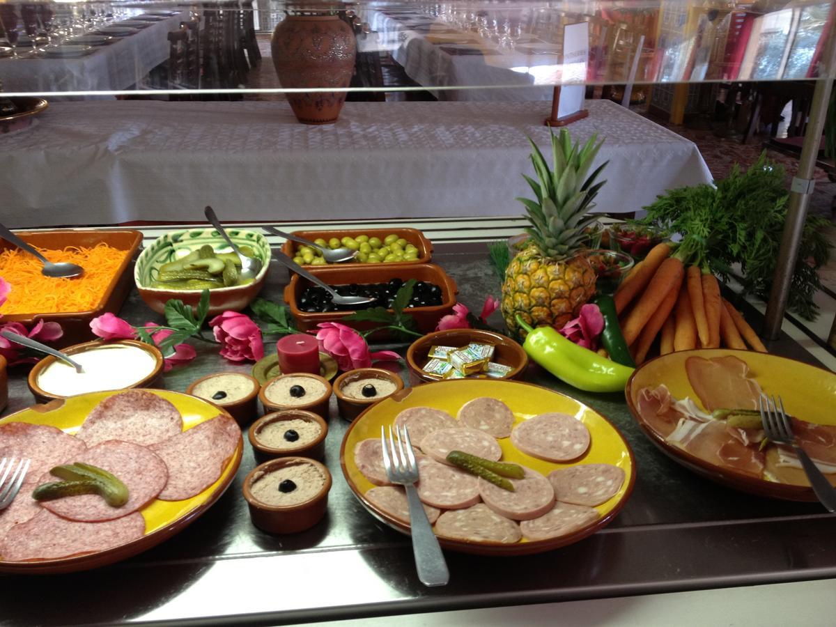 Tresserre Hotel Restaurant La Garenne מראה חיצוני תמונה