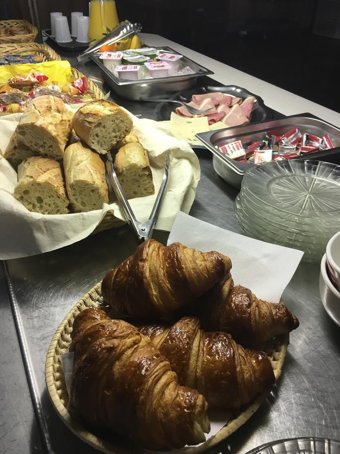 Tresserre Hotel Restaurant La Garenne מראה חיצוני תמונה